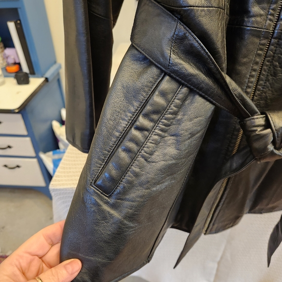Pelle Studio Black Leather Jacket with Belt - Picture 6 of 8